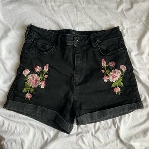 Black denim shorts with floral embroidery - GUESS